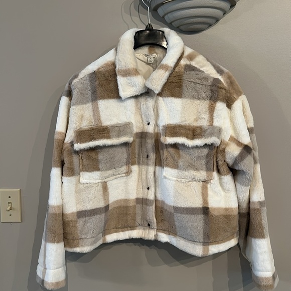 NWT Faux Fur Plaid Women's Check Jacket​ - Picture 2 of 5